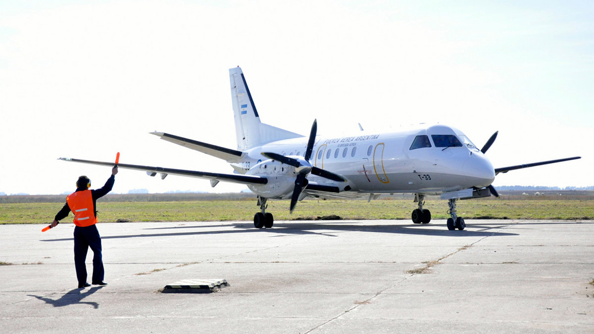 Llegó otro bimotor SAAB 340B para las rutas patagónicas.